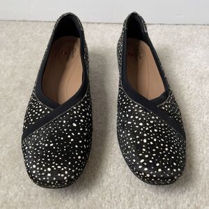 Clarks Women's Shoes Unstructured Darcey Ease 2 Black/White Leather Fur Size 8 M